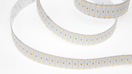 Светодиодная лента Lux Class, 2835, 480 led/m, трехрядная, warm white, 24V, 40W/m, IP20, X10
